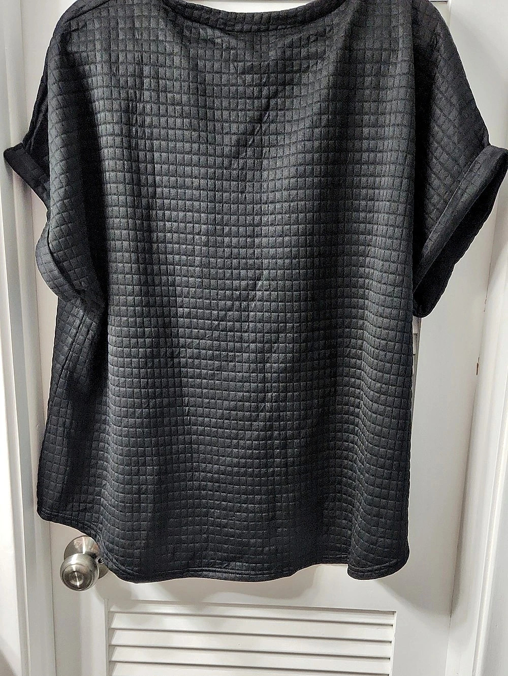 Women's Textured Short Sleeve Top in Black Like New